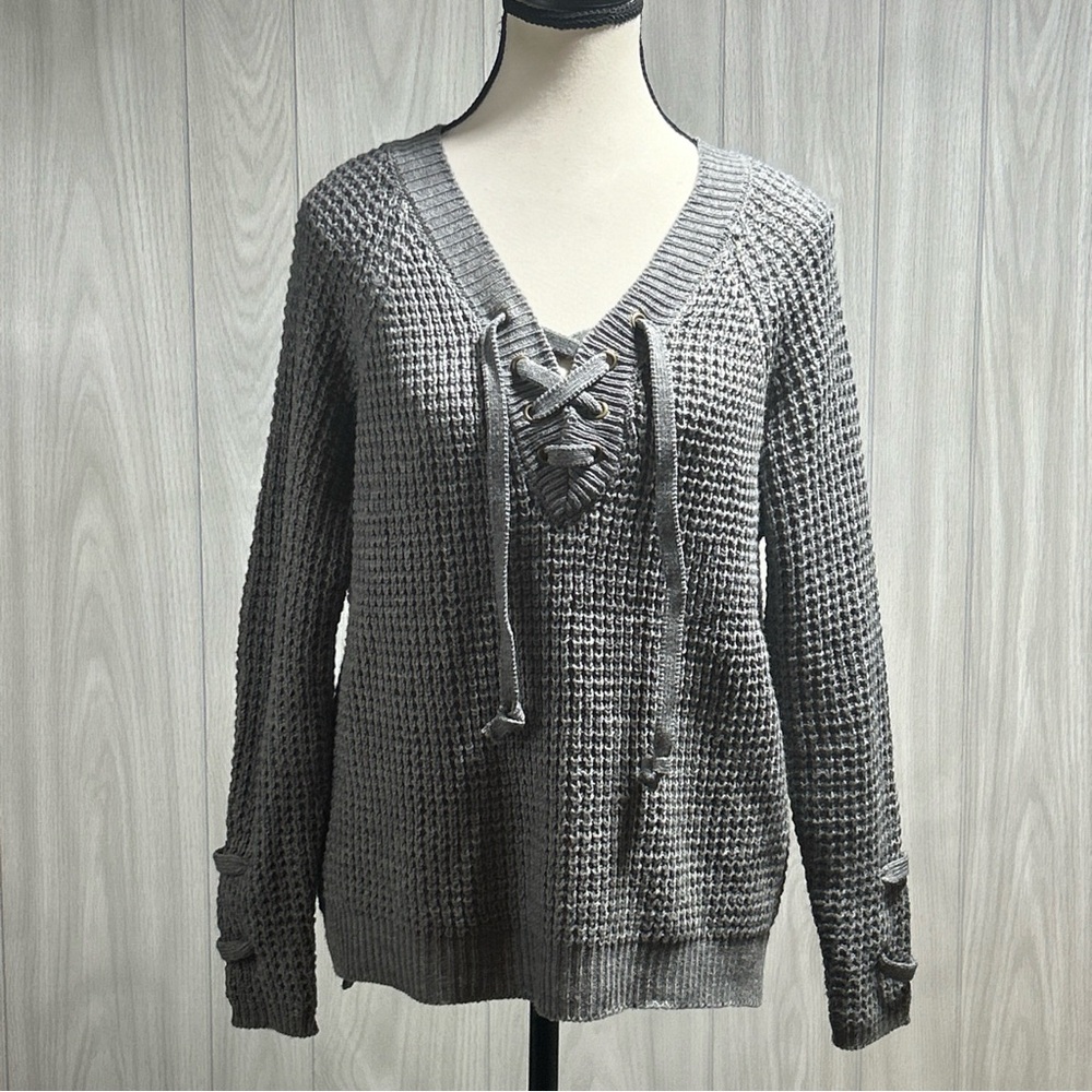 It’s Our Time Gray V-Neck Knit Sweater Size Large